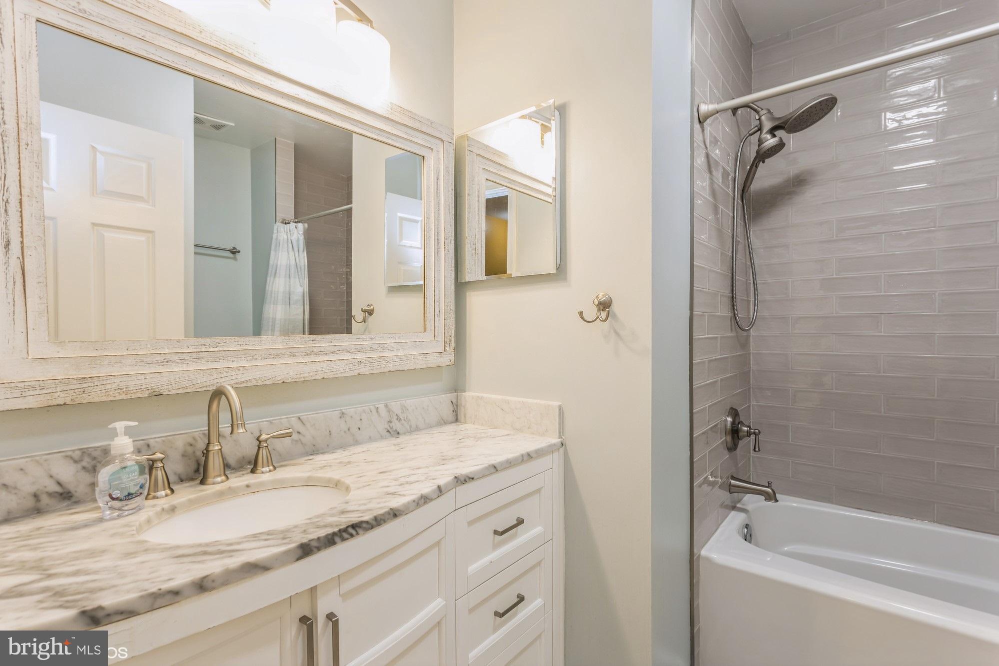 WHEATFIELD - Residential