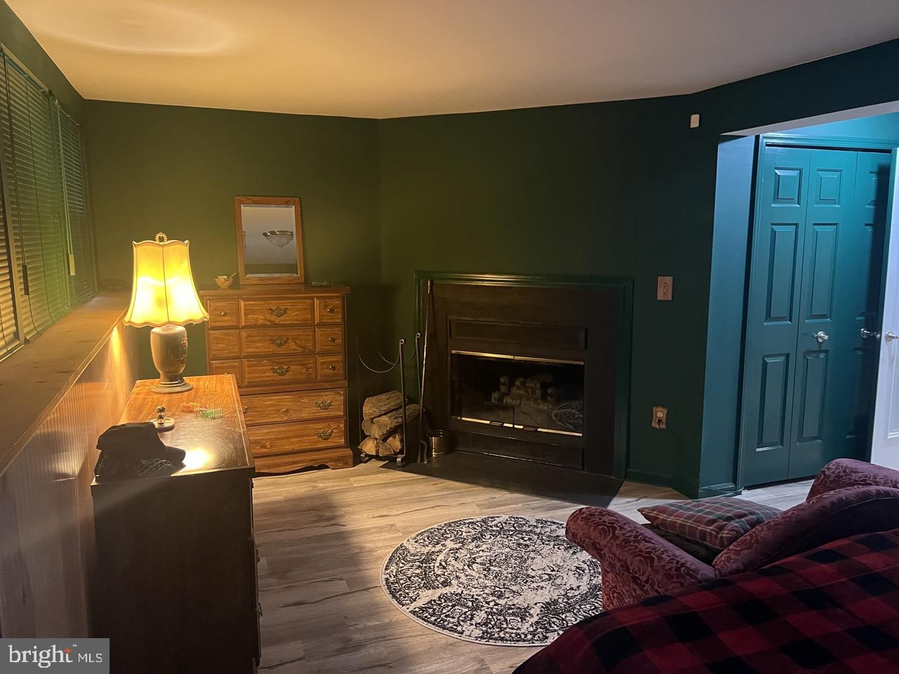 GUNNERS LAKE - Residential