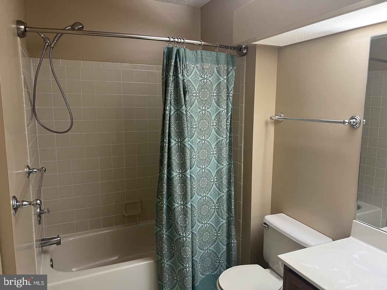 GUNNERS LAKE - Residential