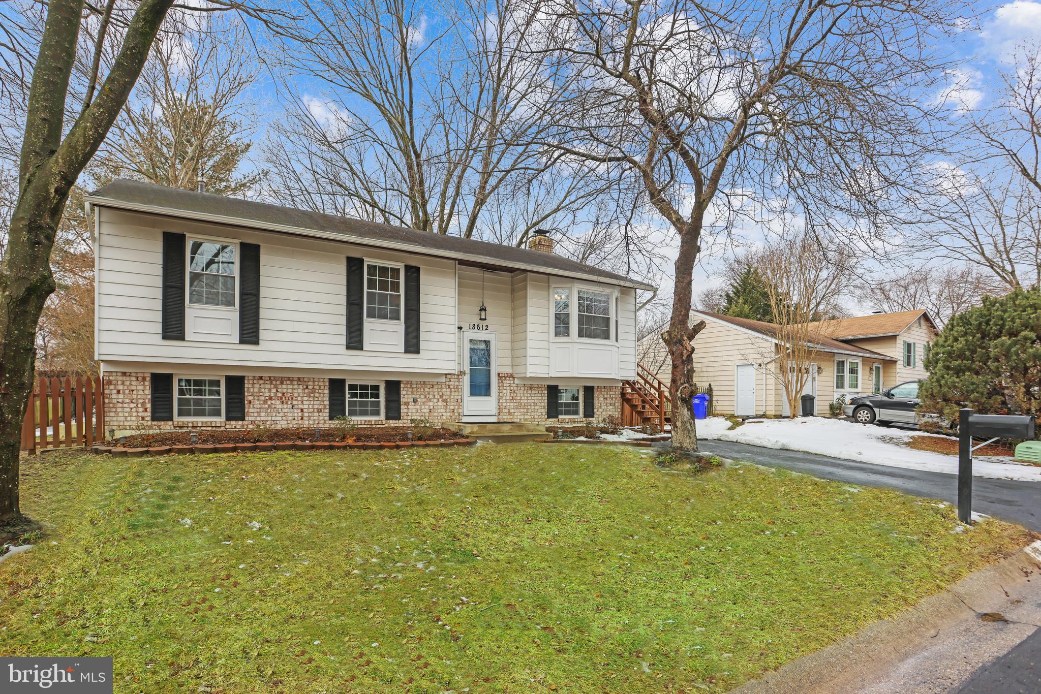 FLOWER HILL - Residential