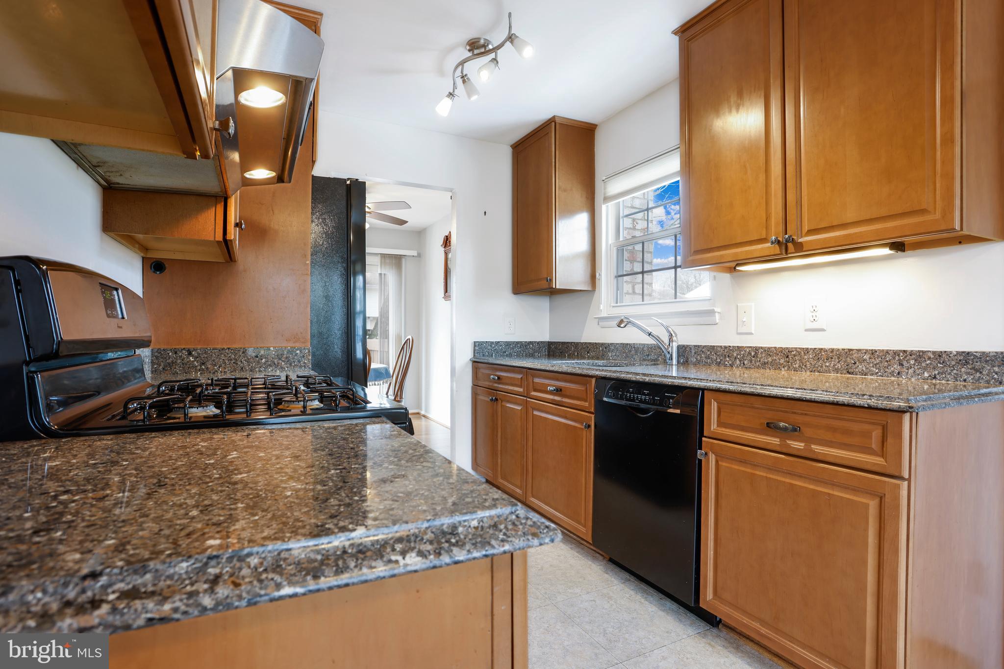 FLOWER HILL - Residential