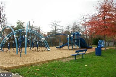 DORCHESTER - ST. CHARLES - Residential