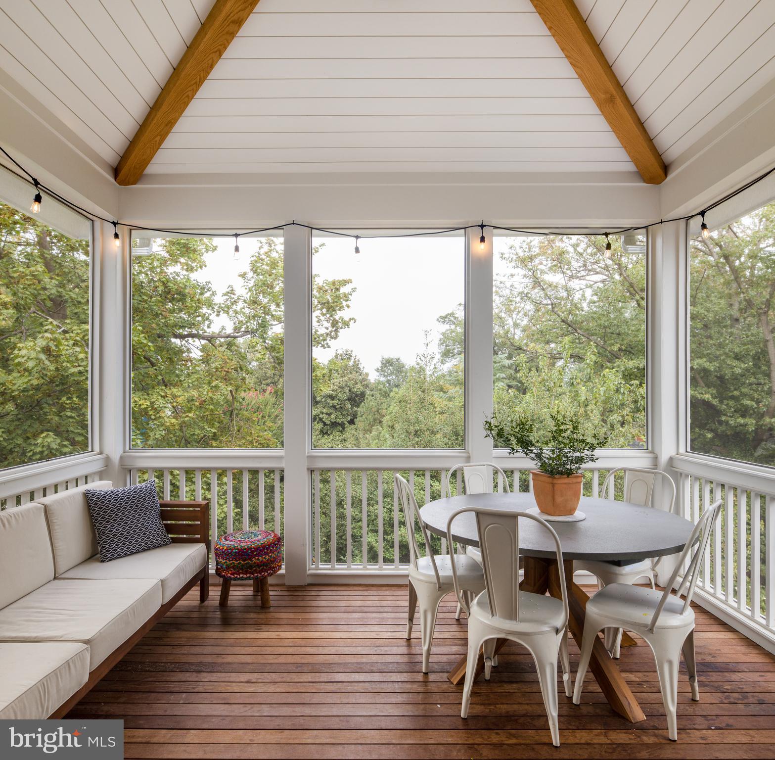 GROVES - Residential