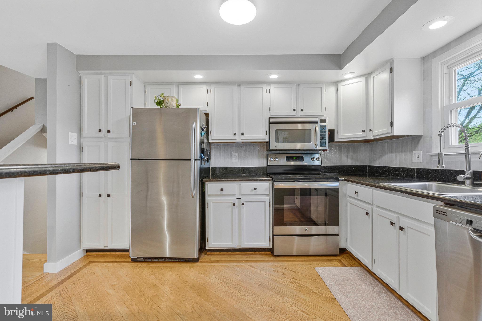 HUNTERS CREEK - Residential