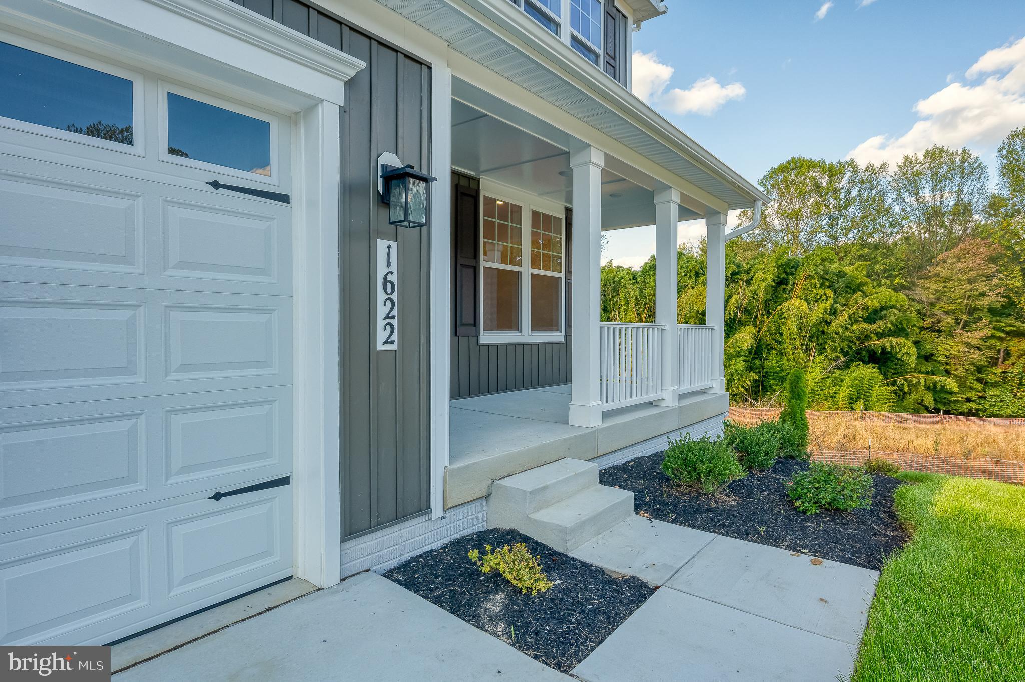1622 SHADY TREE COURT