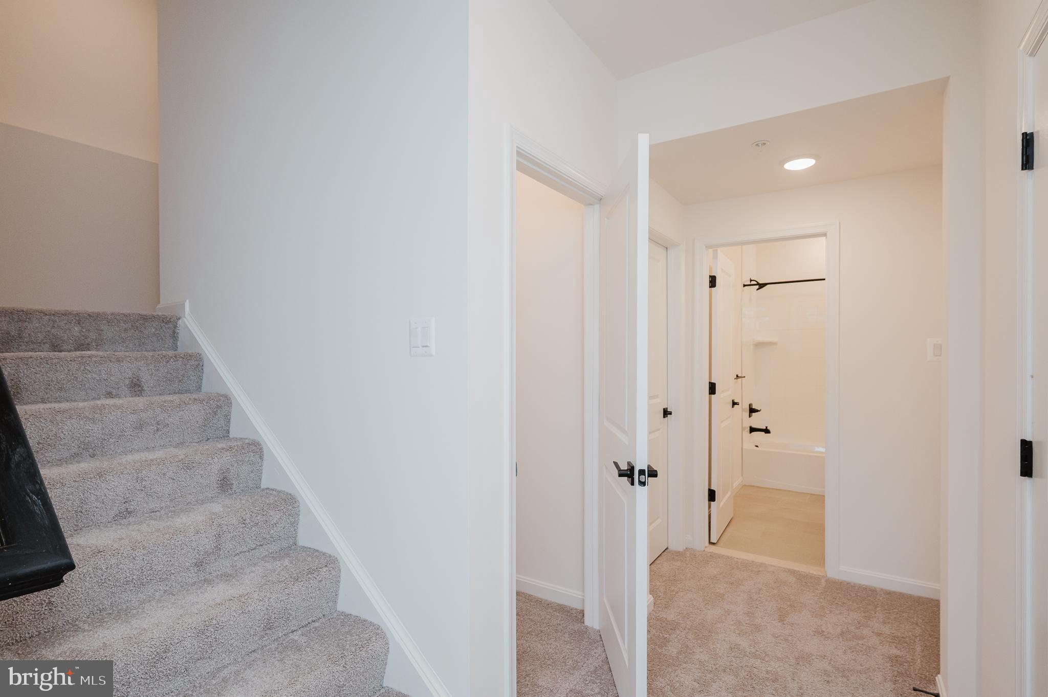 ROBERTS CROSSING - Residential