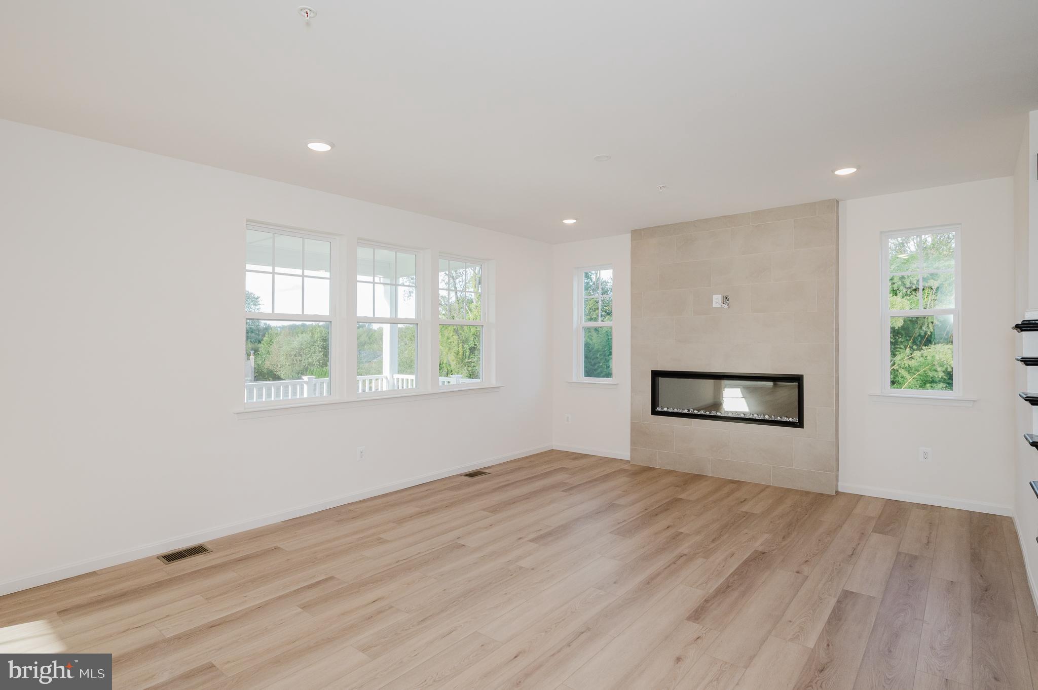 ROBERTS CROSSING - Residential