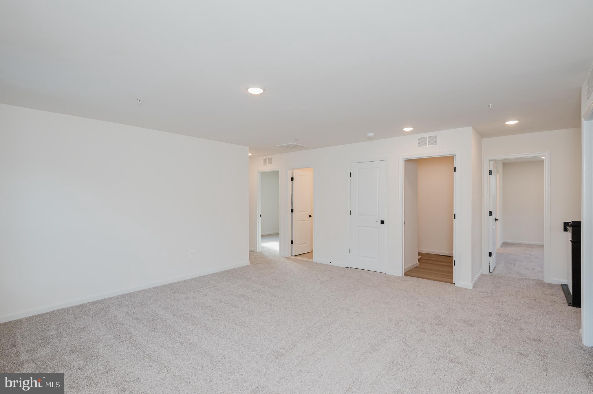 ROBERTS CROSSING - Residential