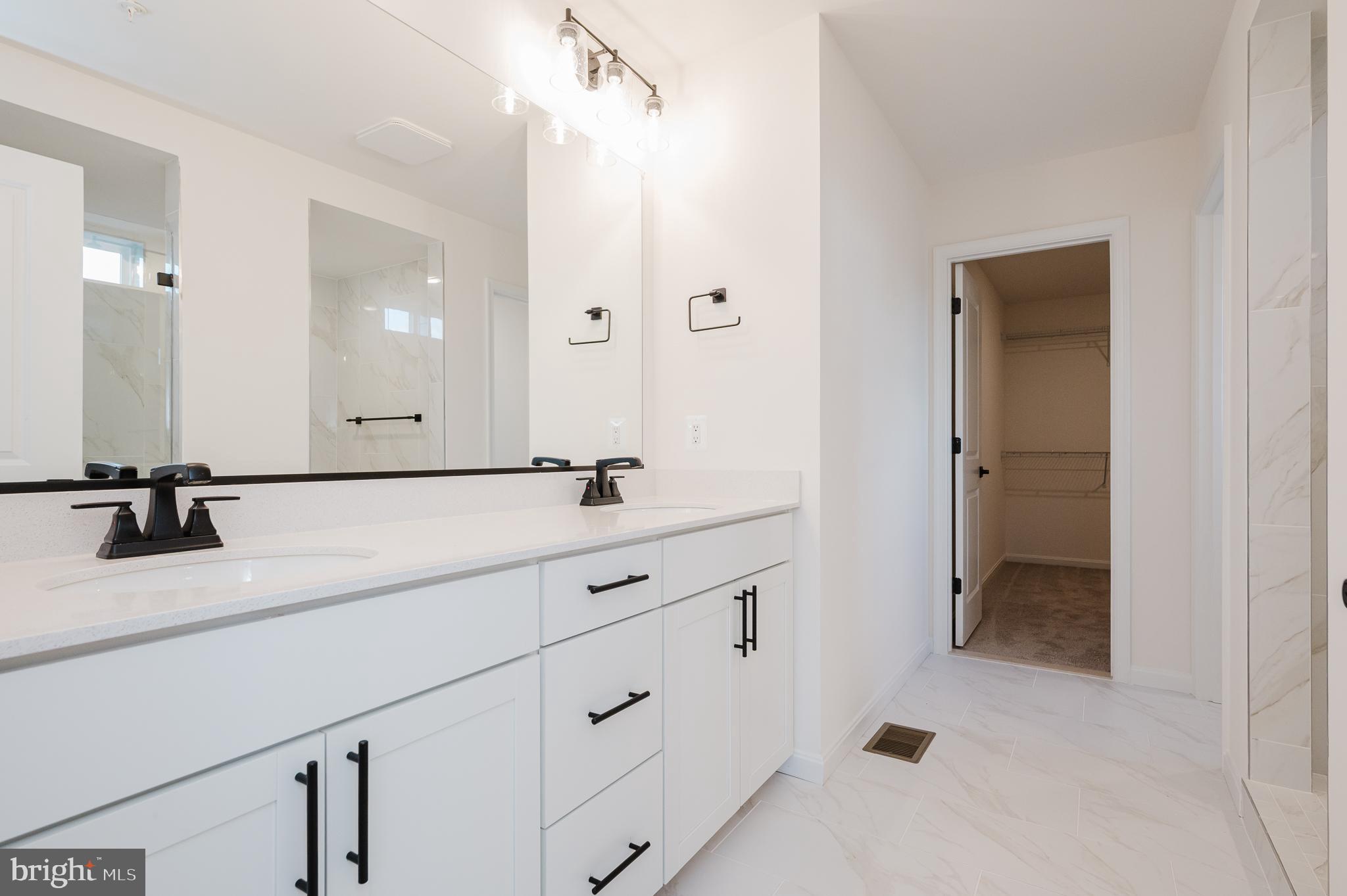 ROBERTS CROSSING - Residential
