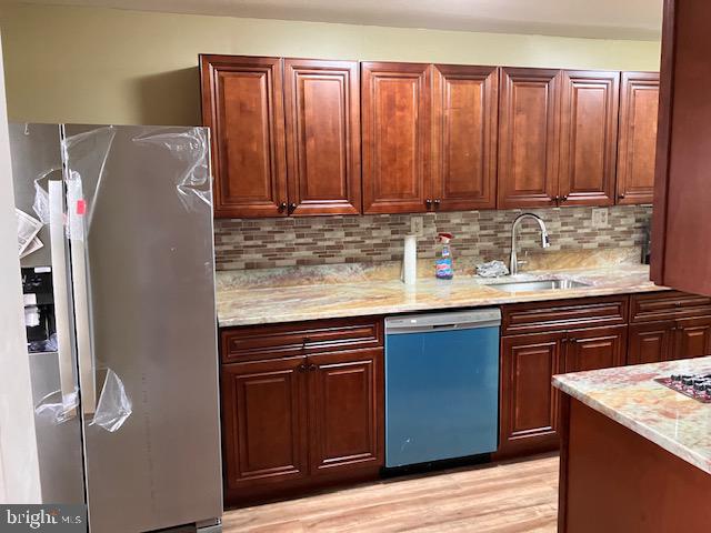 GREENWICH HILL - Residential Lease