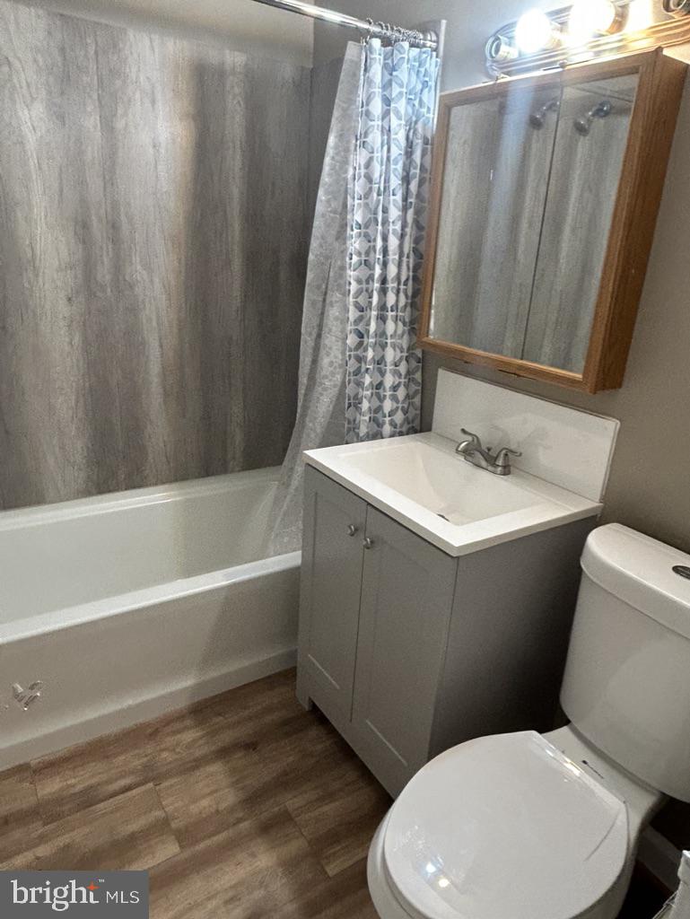 GREENWICH HILL - Residential Lease