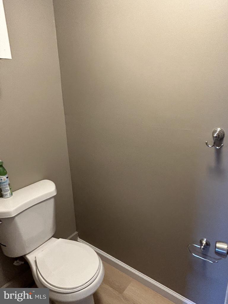 GREENWICH HILL - Residential Lease