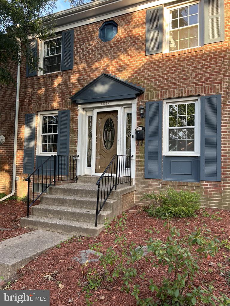 GREENWICH HILL - Residential Lease