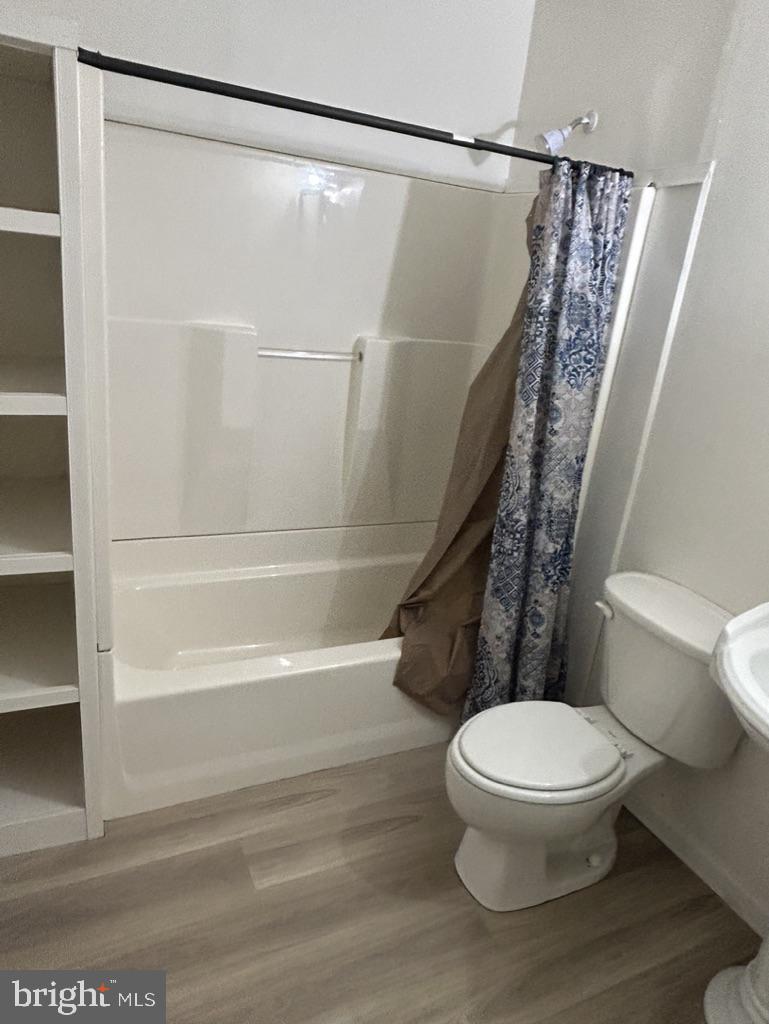 GREENWICH HILL - Residential Lease