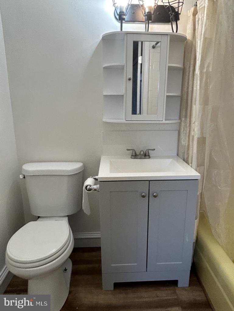 GREENWICH HILL - Residential Lease