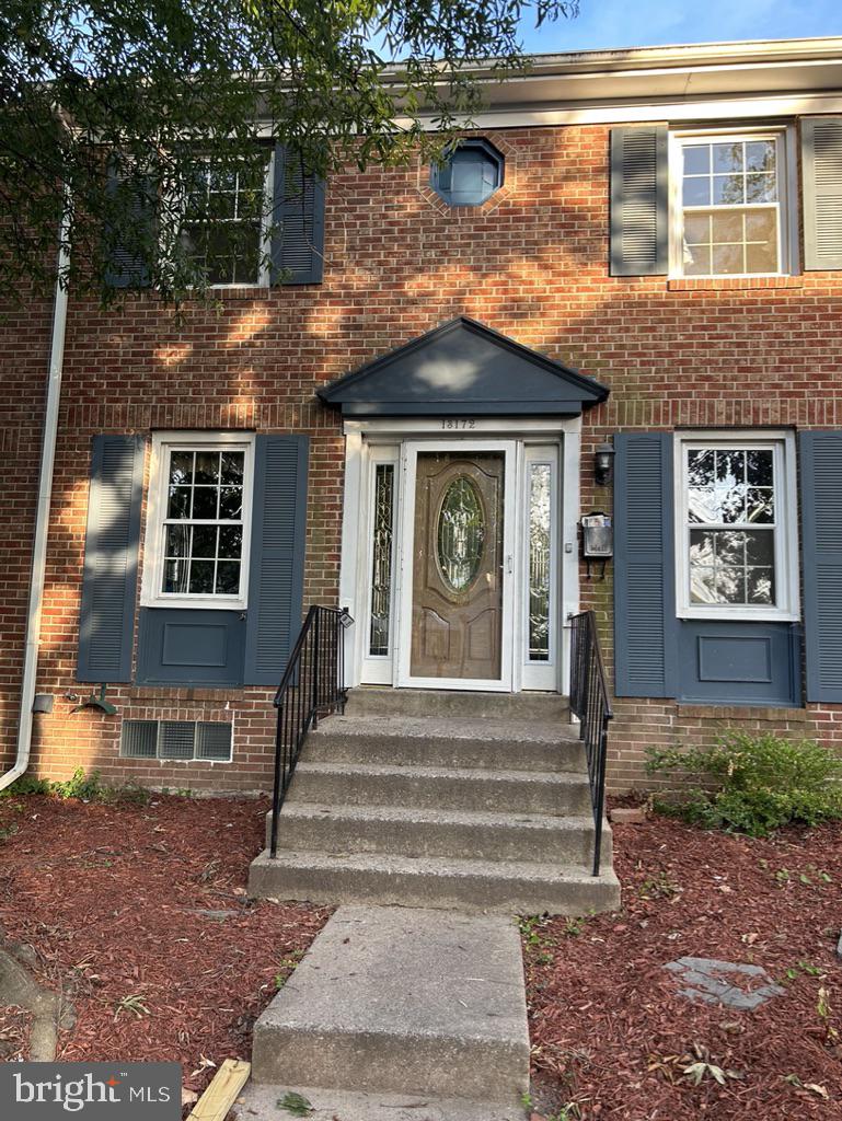 GREENWICH HILL - Residential Lease