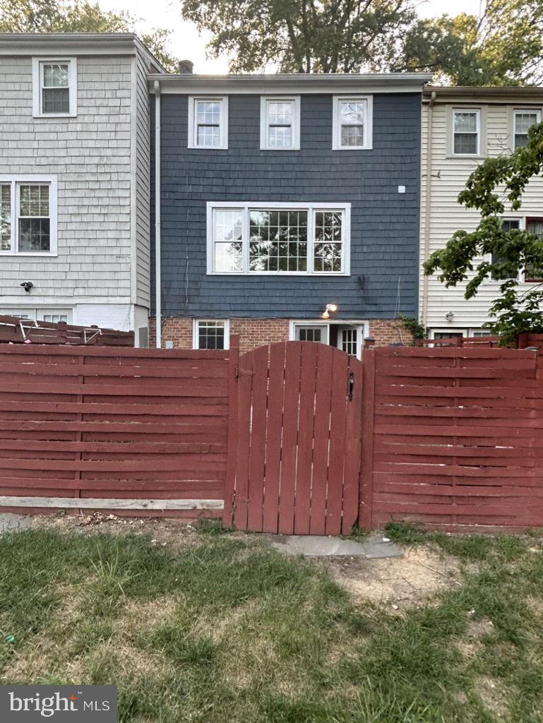 GREENWICH HILL - Residential Lease