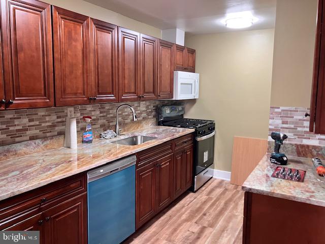 GREENWICH HILL - Residential Lease