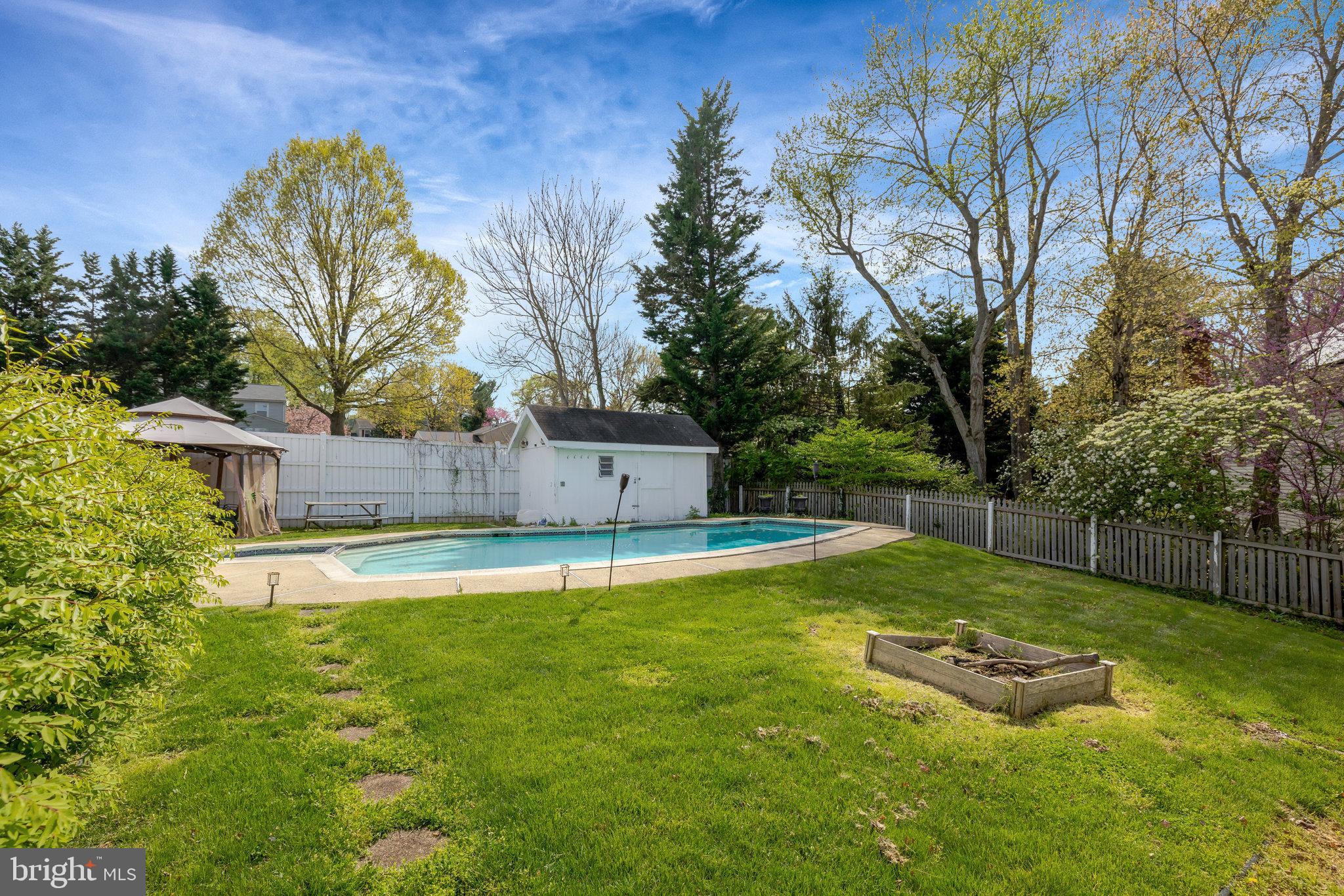 DRANESVILLE ESTATES - Residential