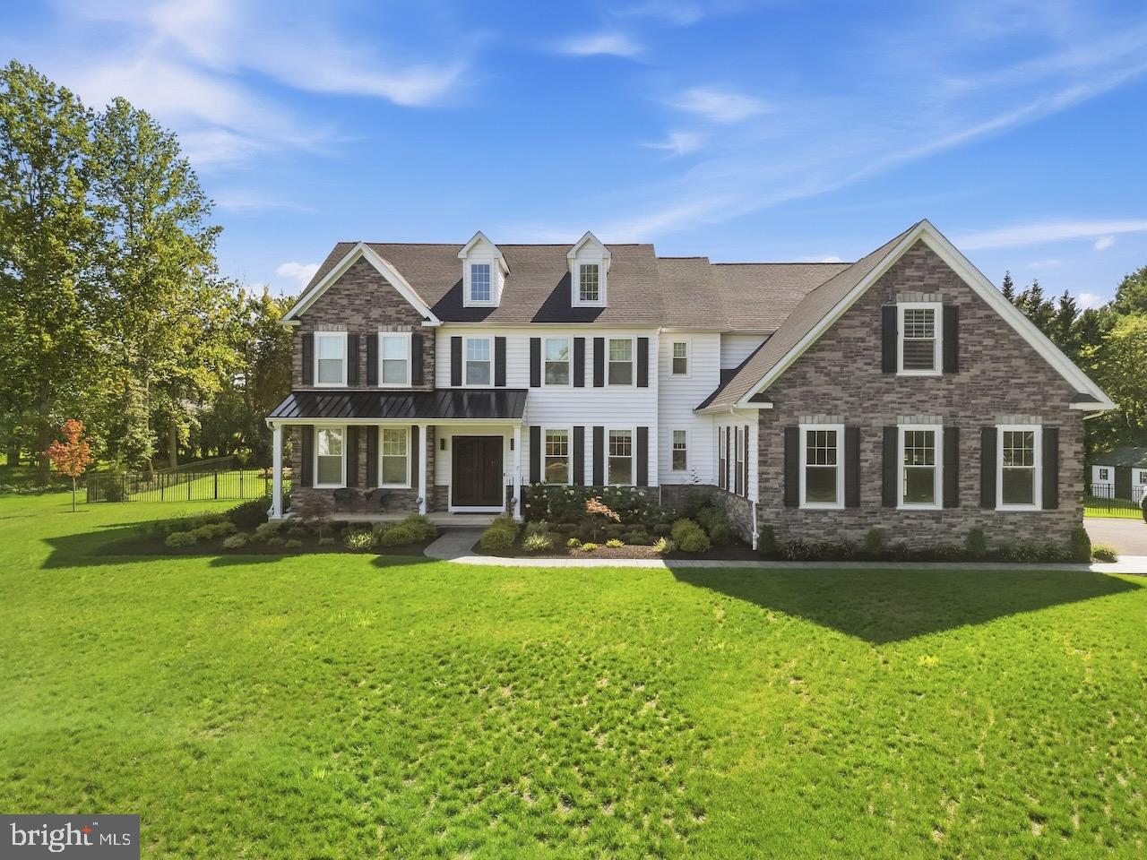 7 LILY LANE
