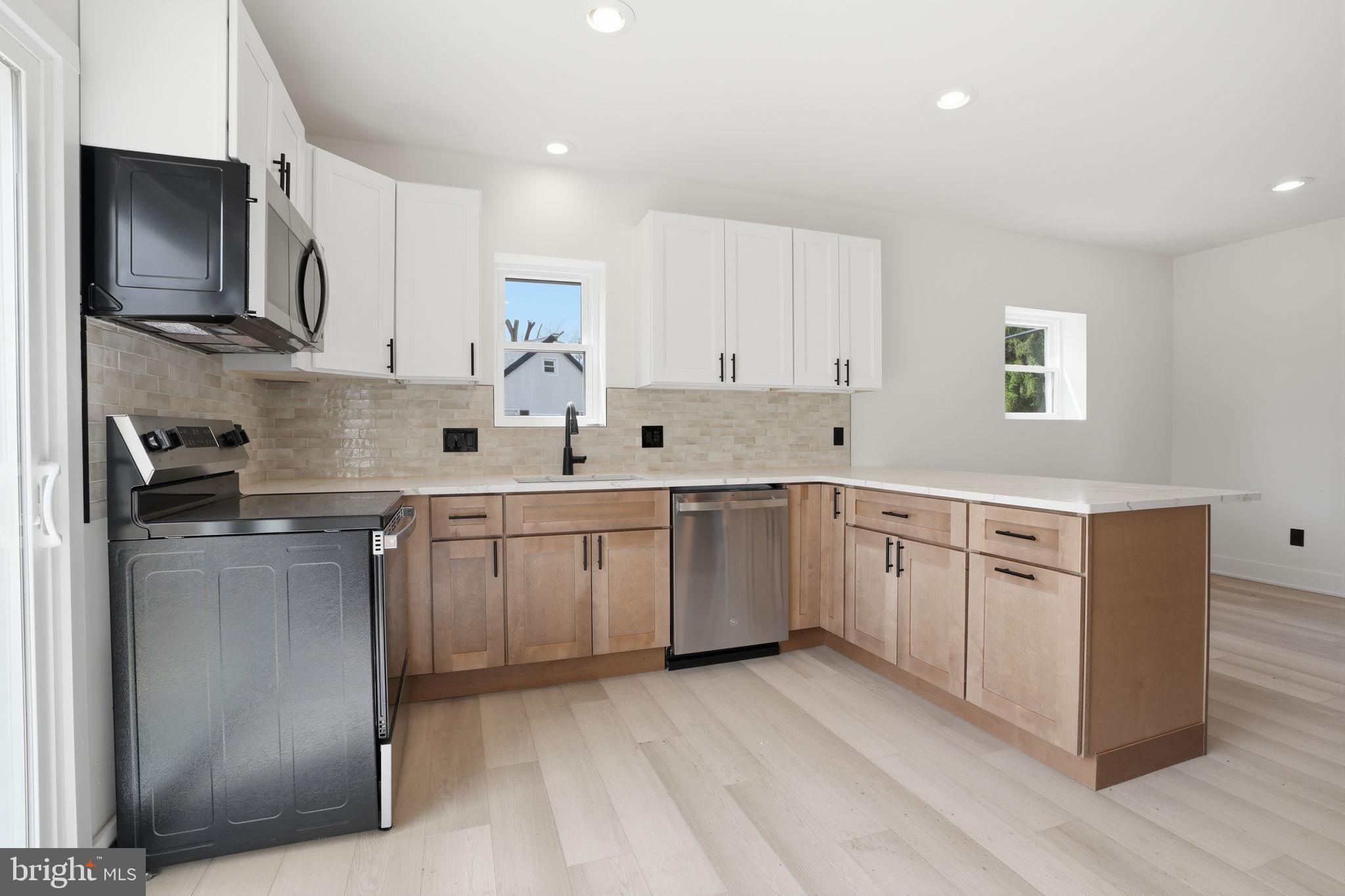 FEASTERVILLE - Residential