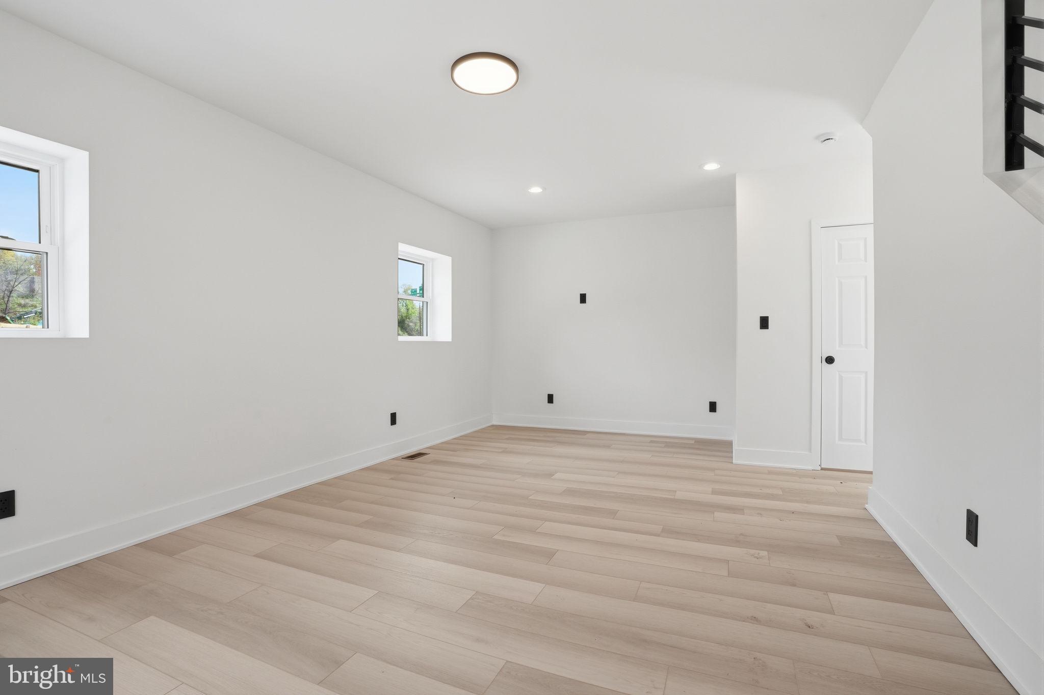 FEASTERVILLE - Residential