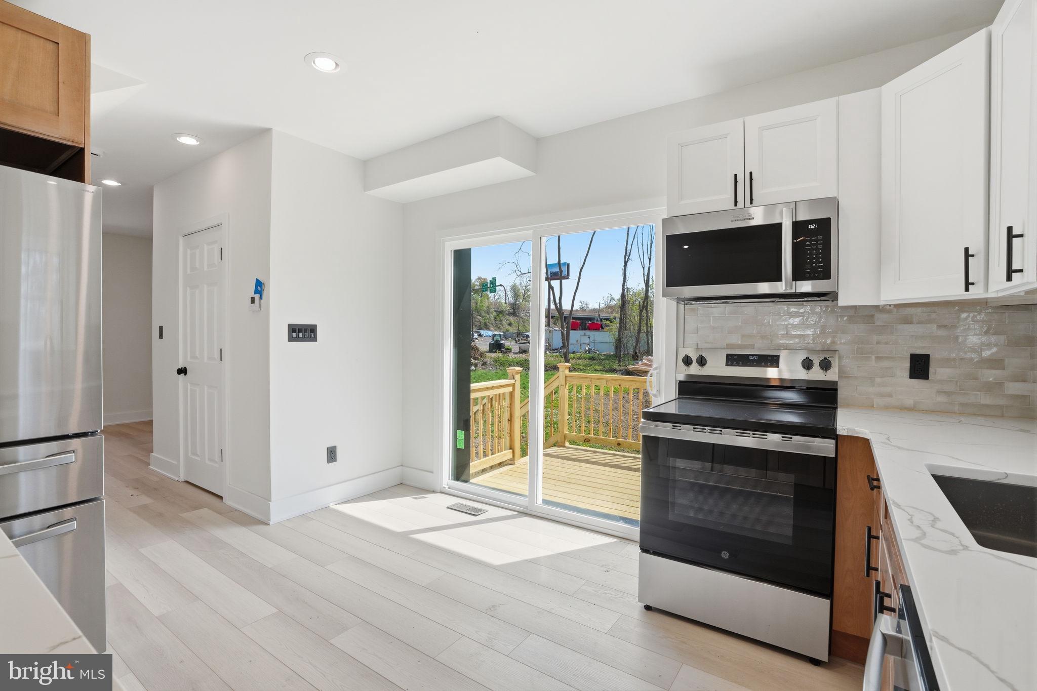 FEASTERVILLE - Residential