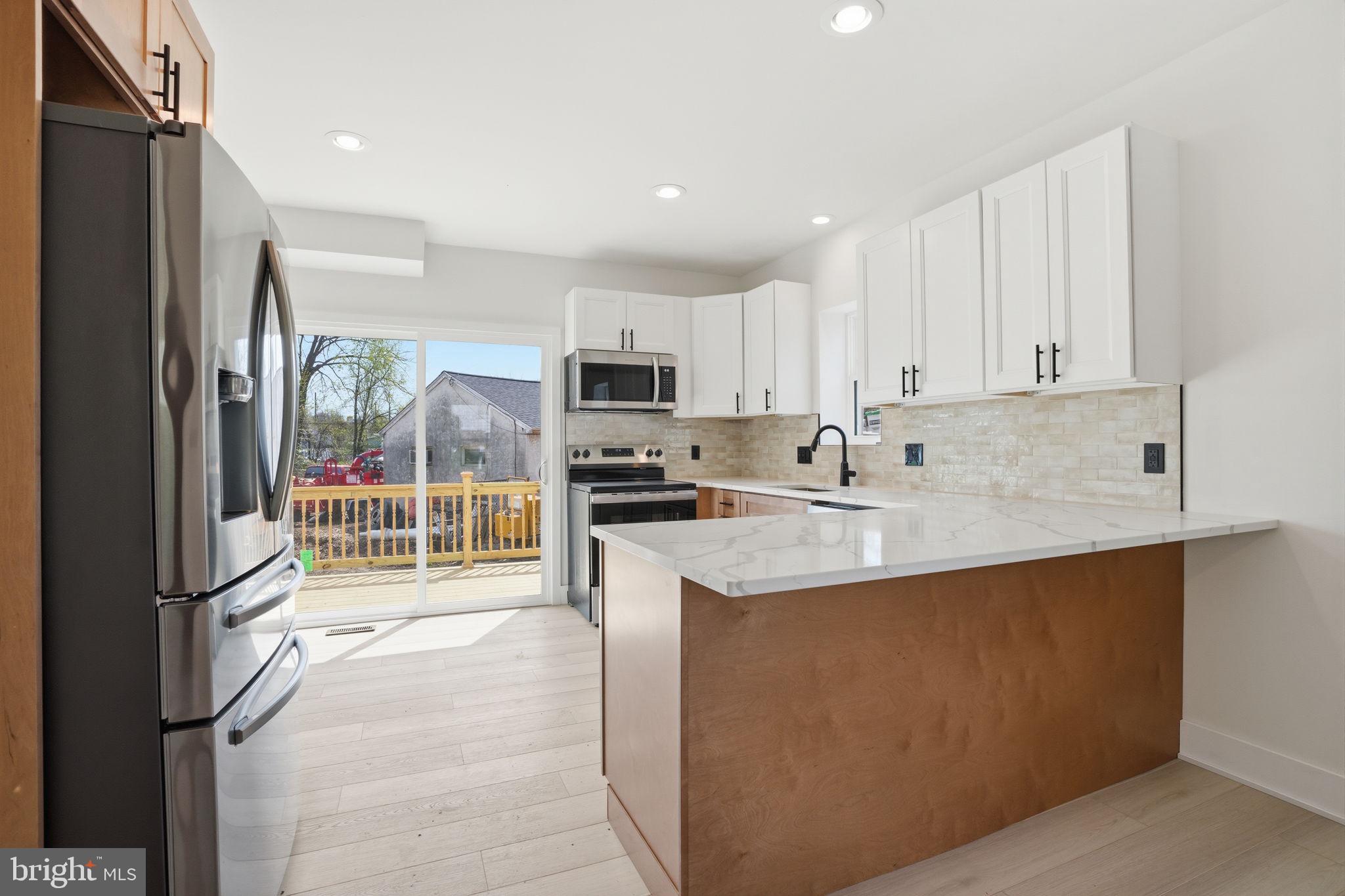 FEASTERVILLE - Residential