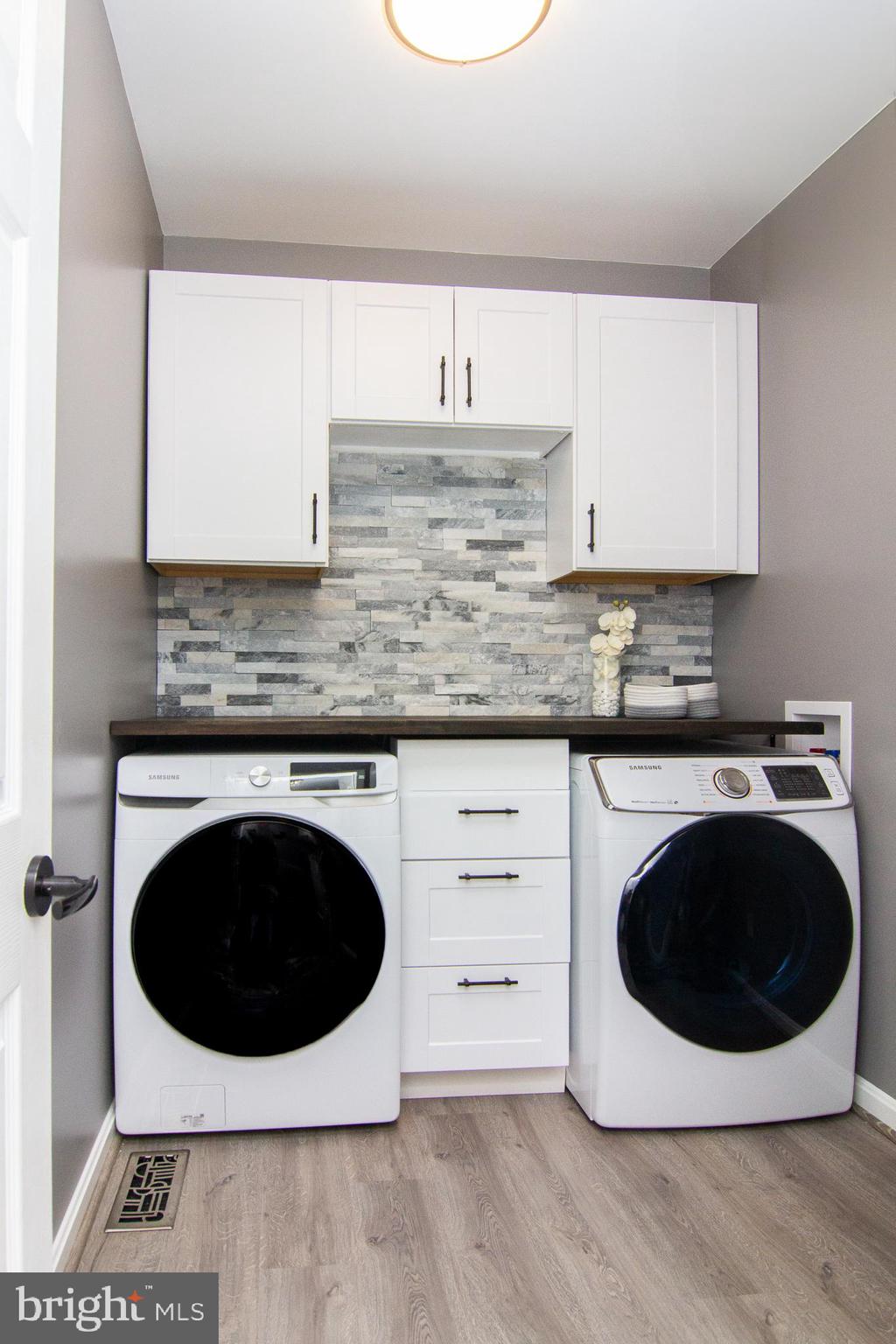 WOODSYDE ESTATES - Residential