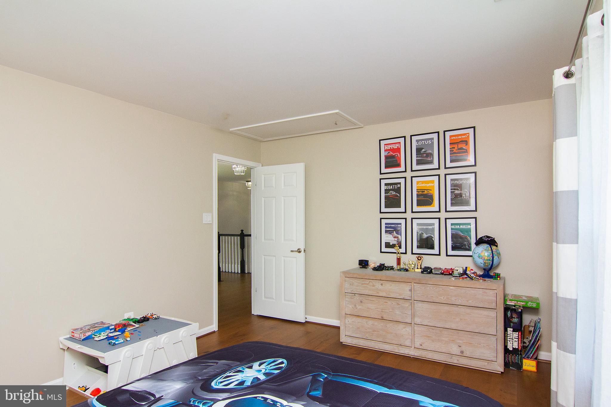 WOODSYDE ESTATES - Residential