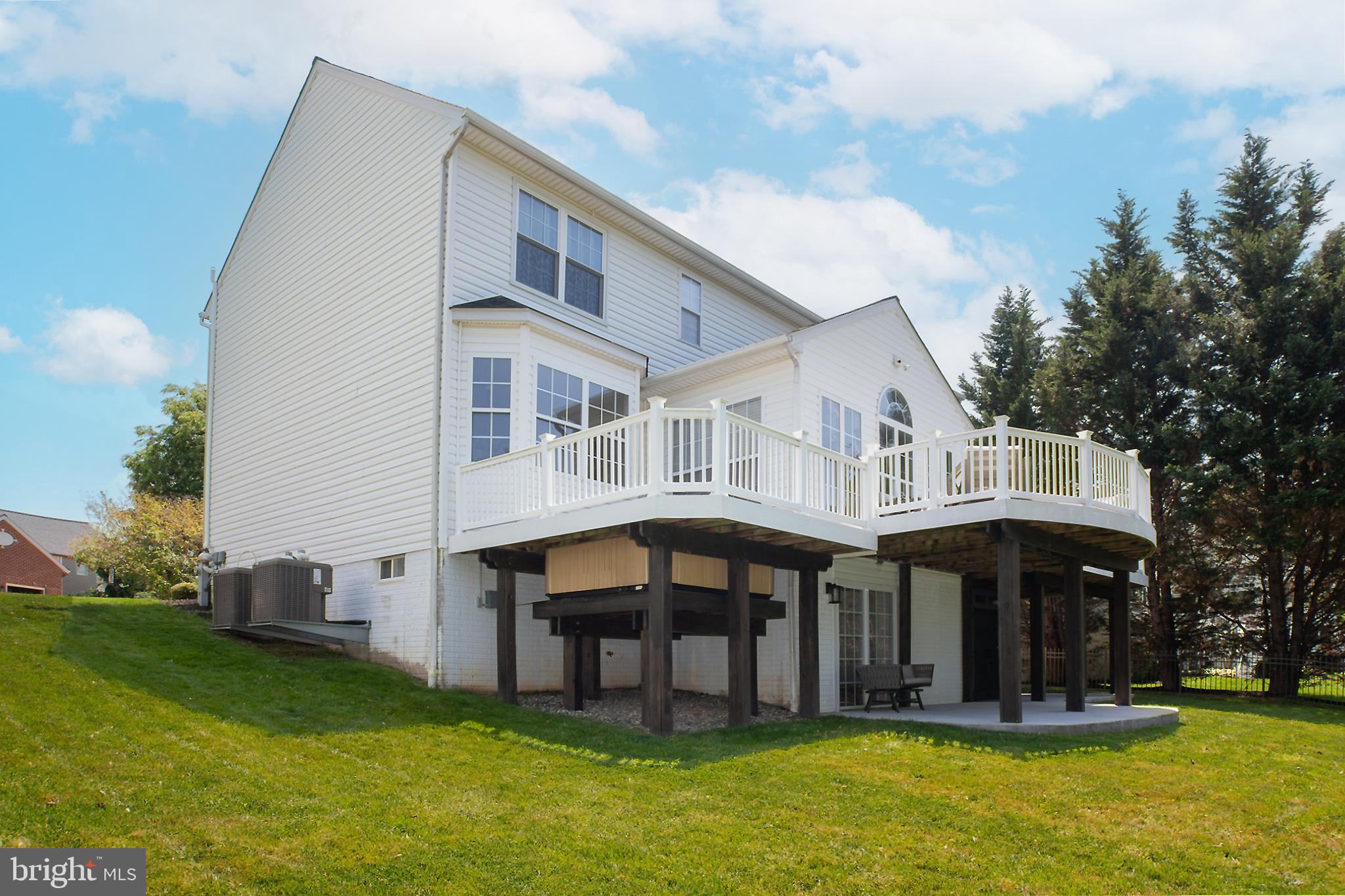 WOODSYDE ESTATES - Residential