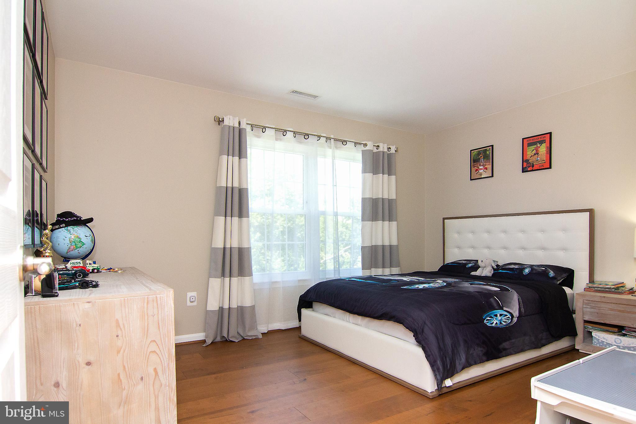 WOODSYDE ESTATES - Residential