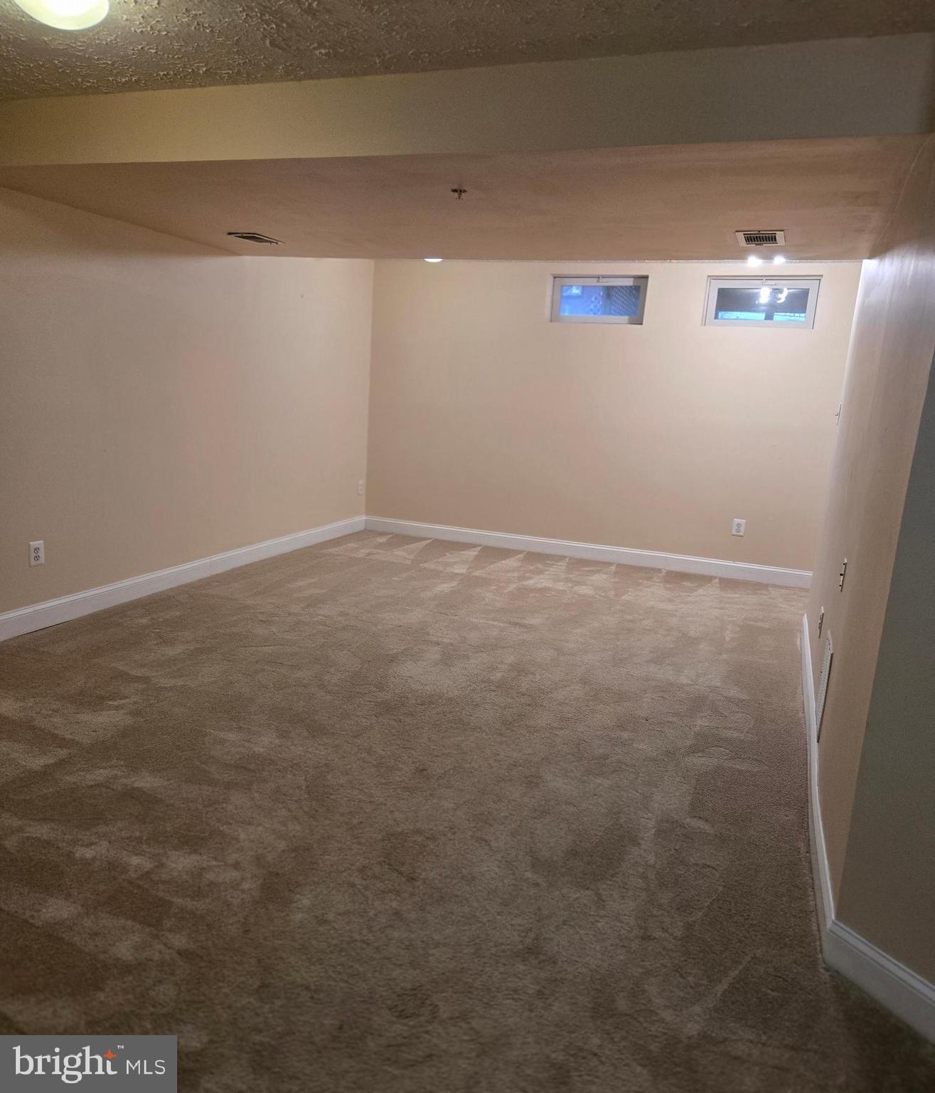 PERRY HALL FARMS - Residential Lease