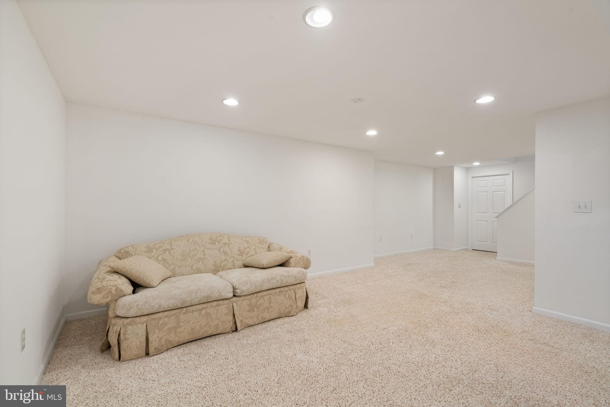 SHERMAN MEADOWS - Residential