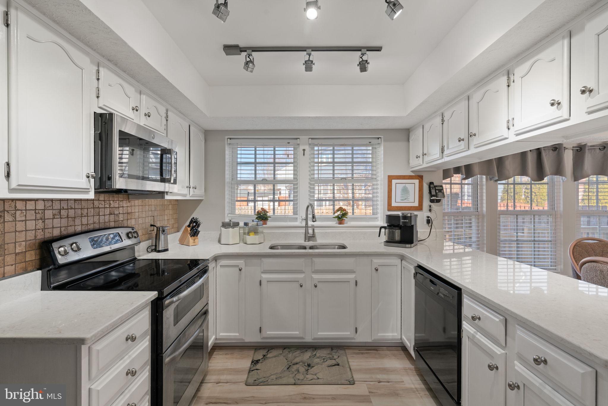 SHERMAN MEADOWS - Residential