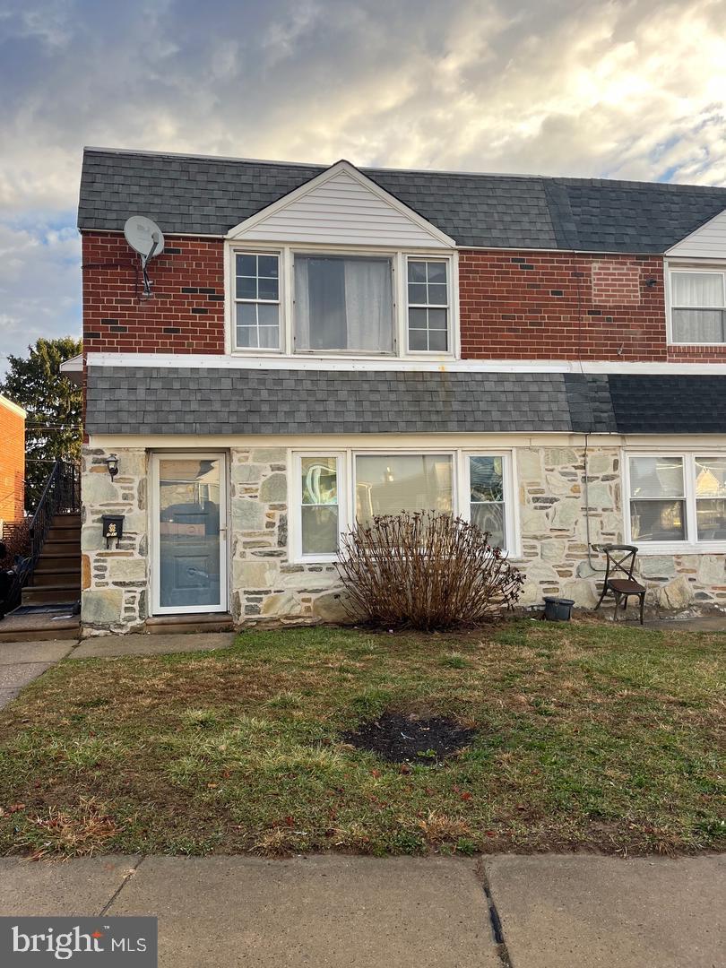 2637 TREMONT STREET 2ND FLOOR