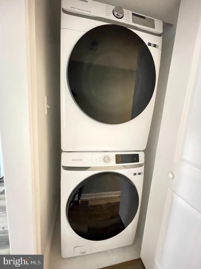 CAMP SPRINGS - Residential