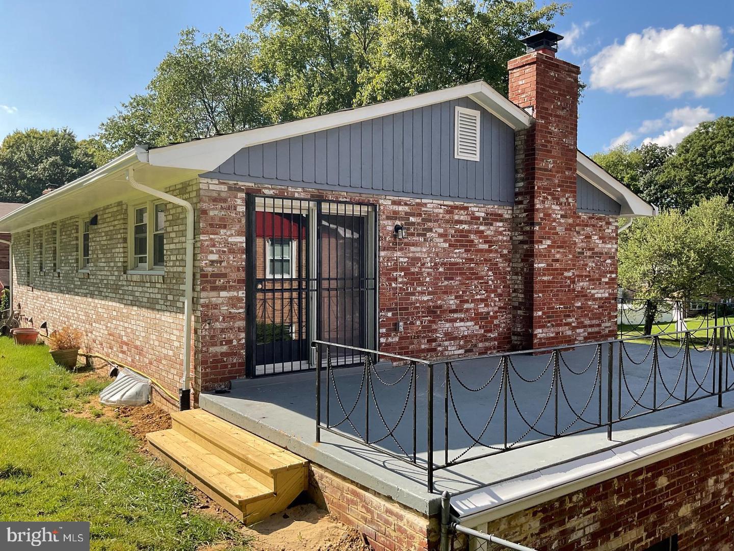 CAMP SPRINGS - Residential