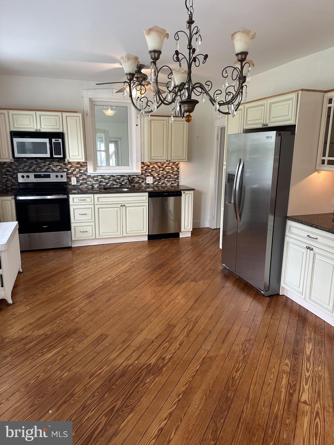 269 W KINGS HIGHWAY A