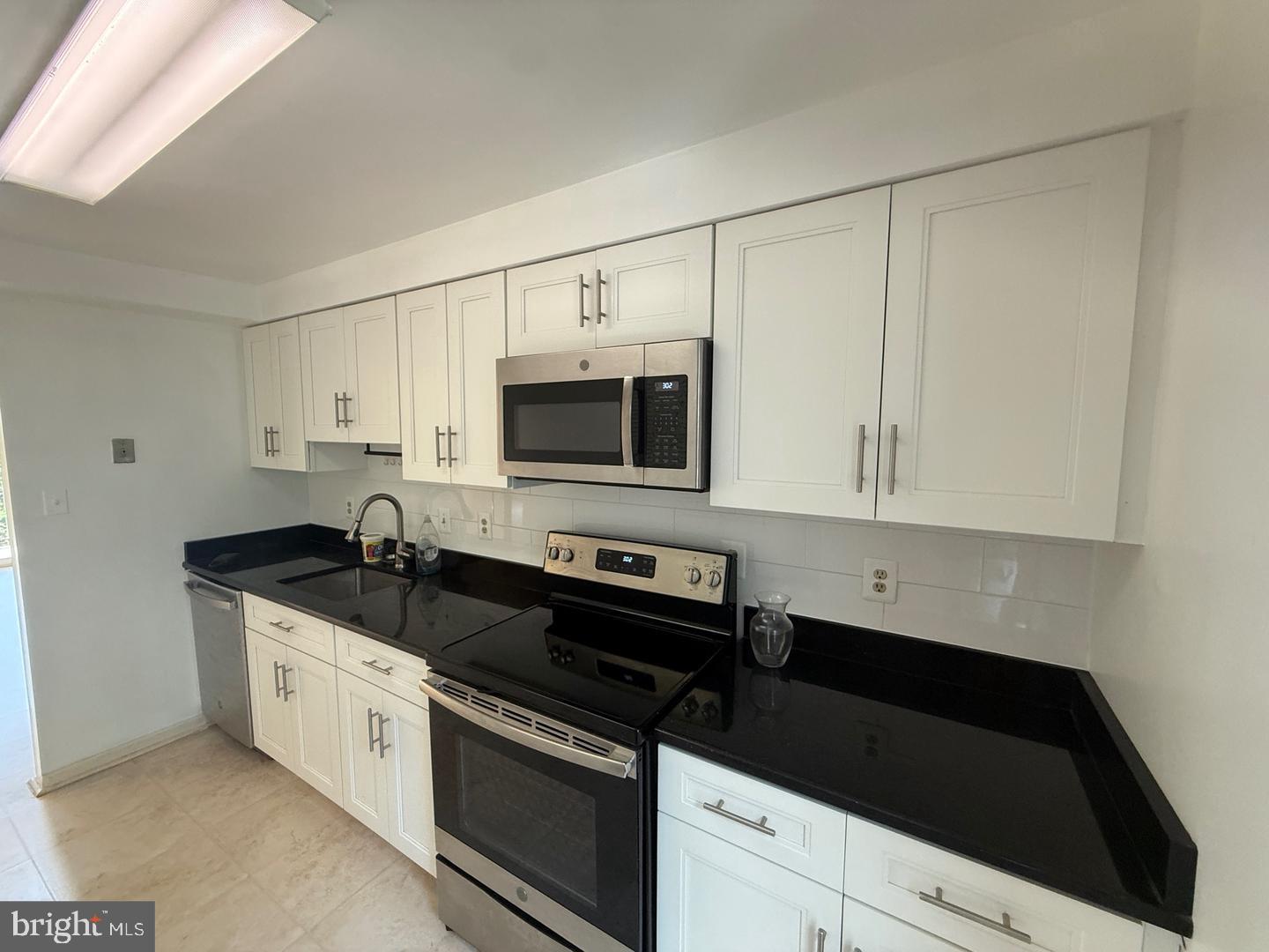 MAYFLOWER SQUARE - Residential Lease