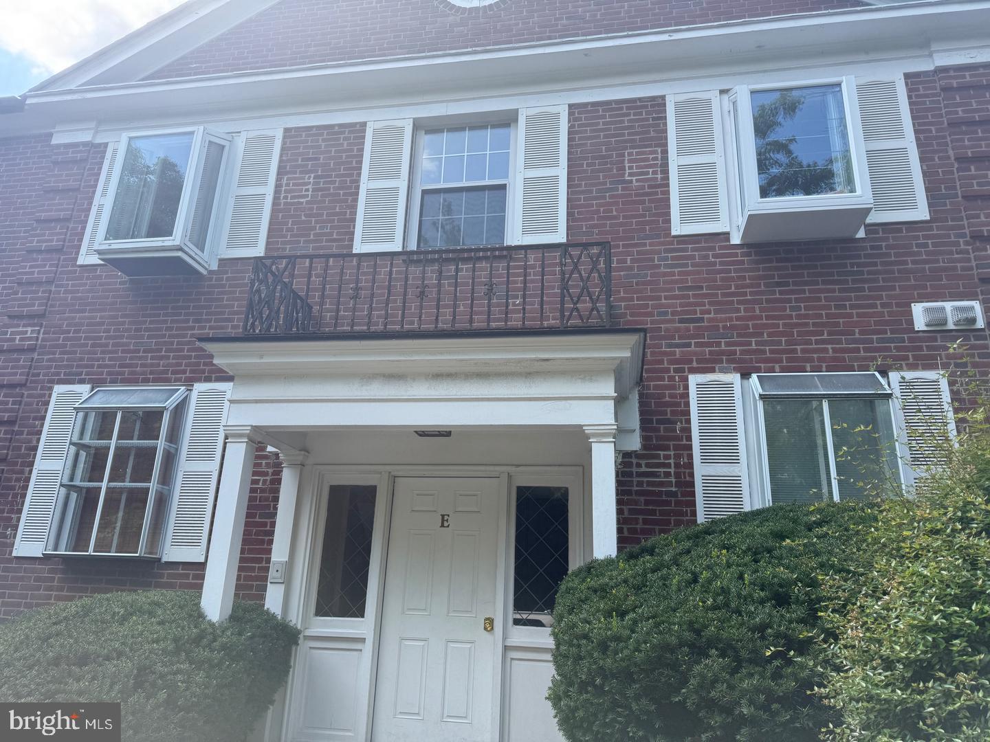 MAYFLOWER SQUARE - Residential Lease