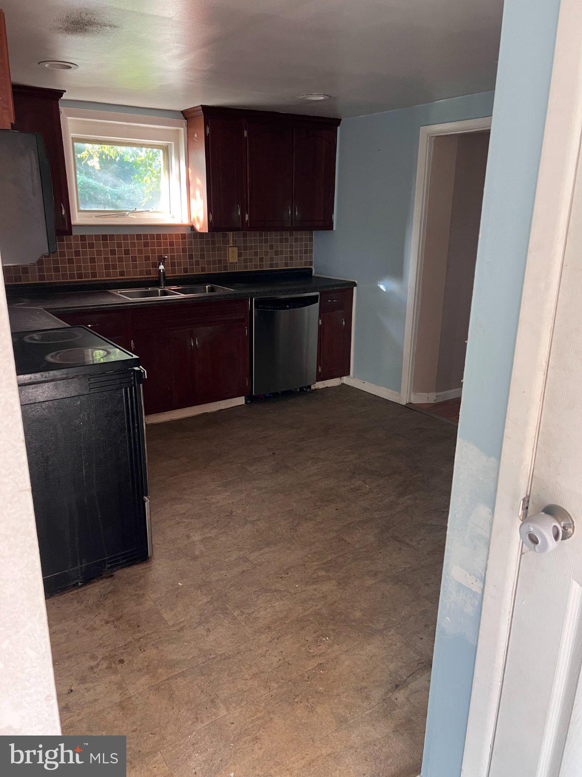 147 S CHERRY STREET