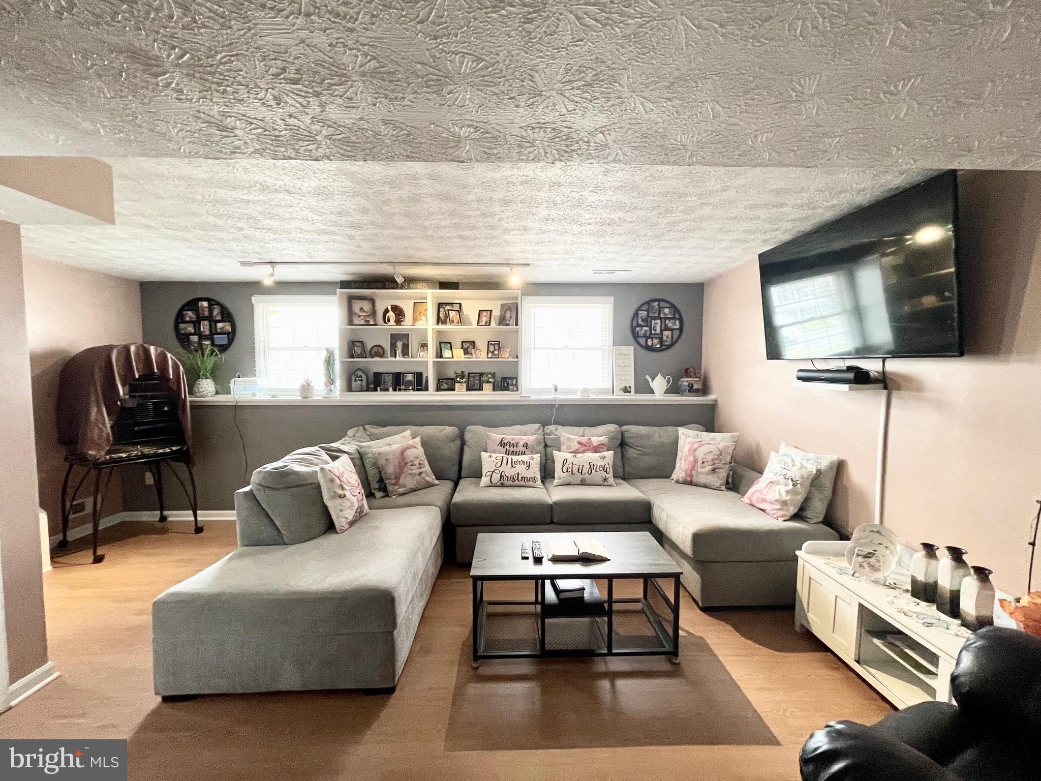 MT AIRY VILLAGE - Residential