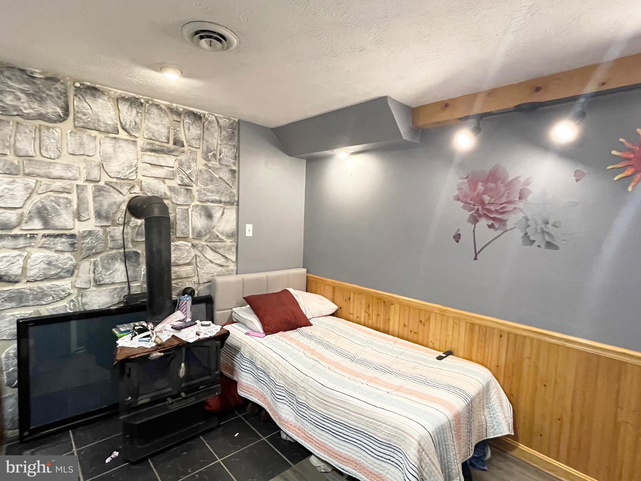 MT AIRY VILLAGE - Residential