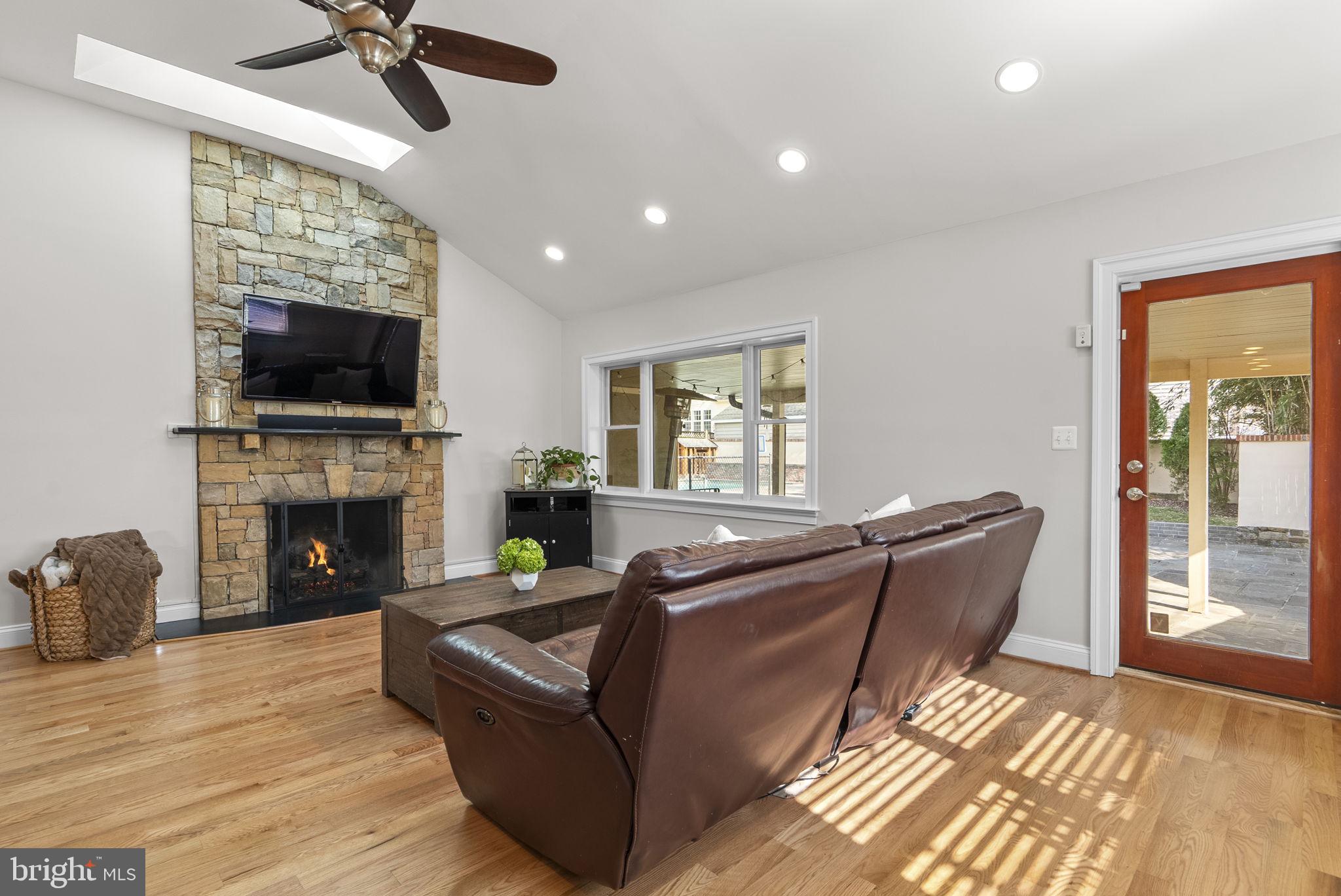 HILLWOOD - Residential