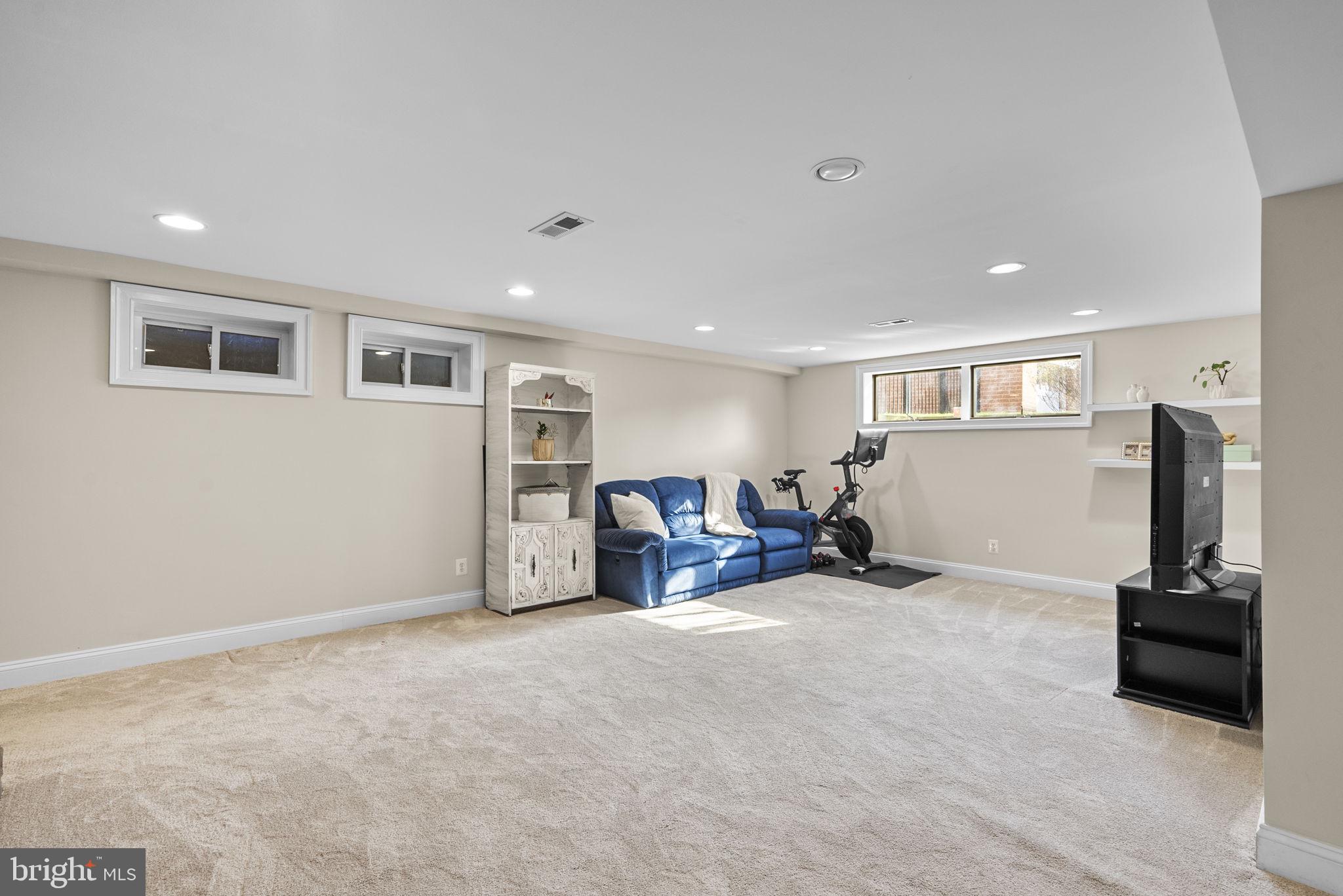 HILLWOOD - Residential