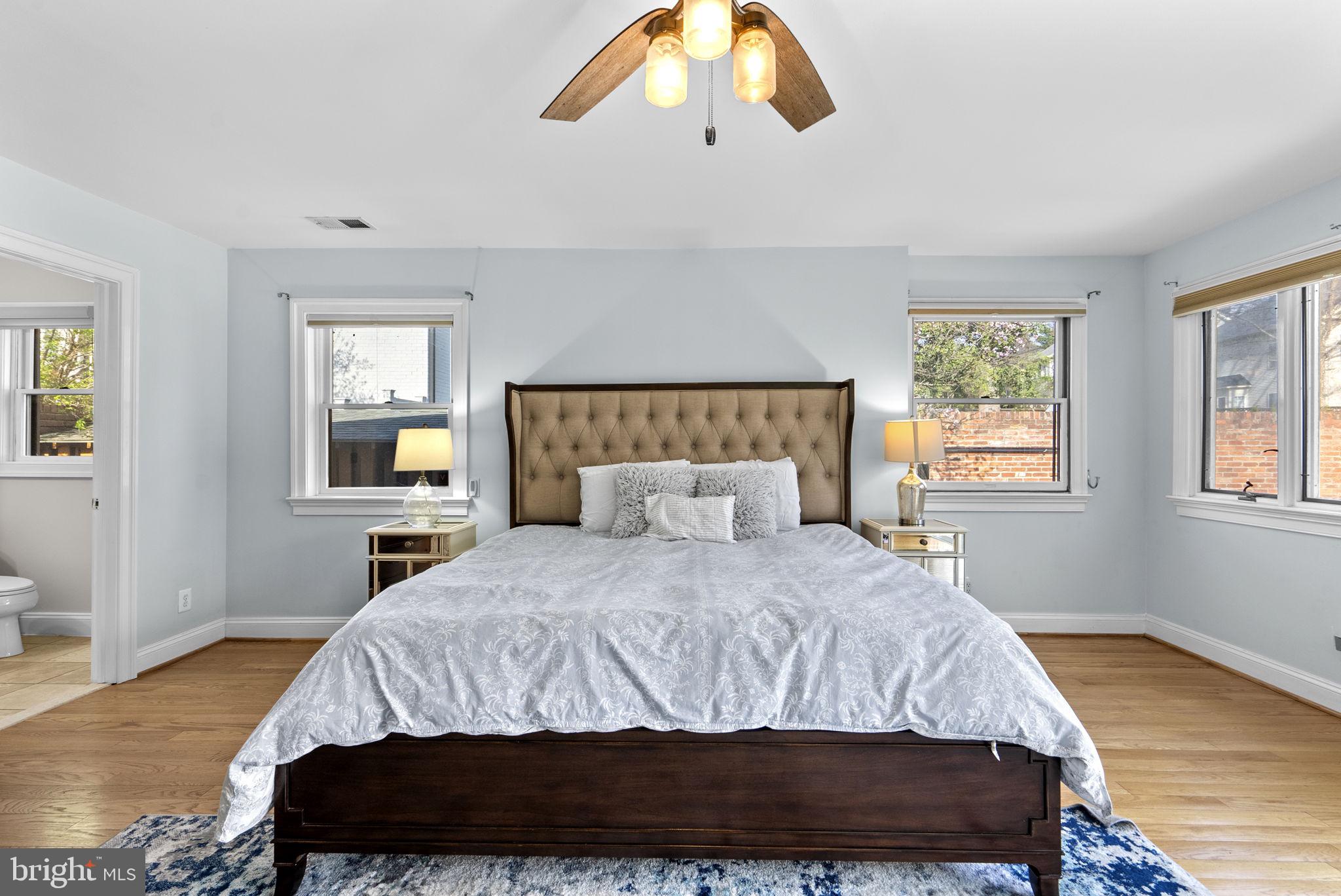 HILLWOOD - Residential