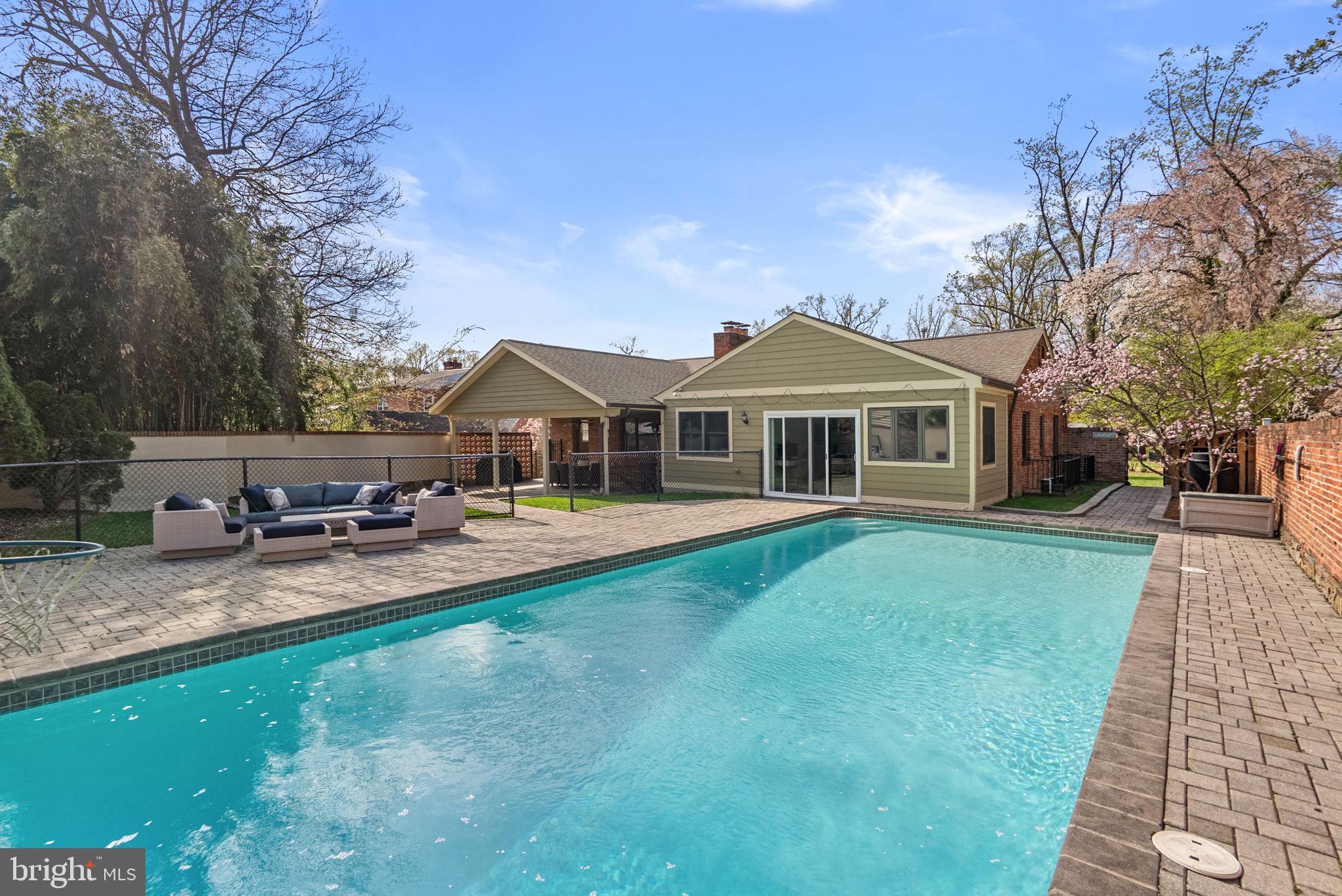 HILLWOOD - Residential