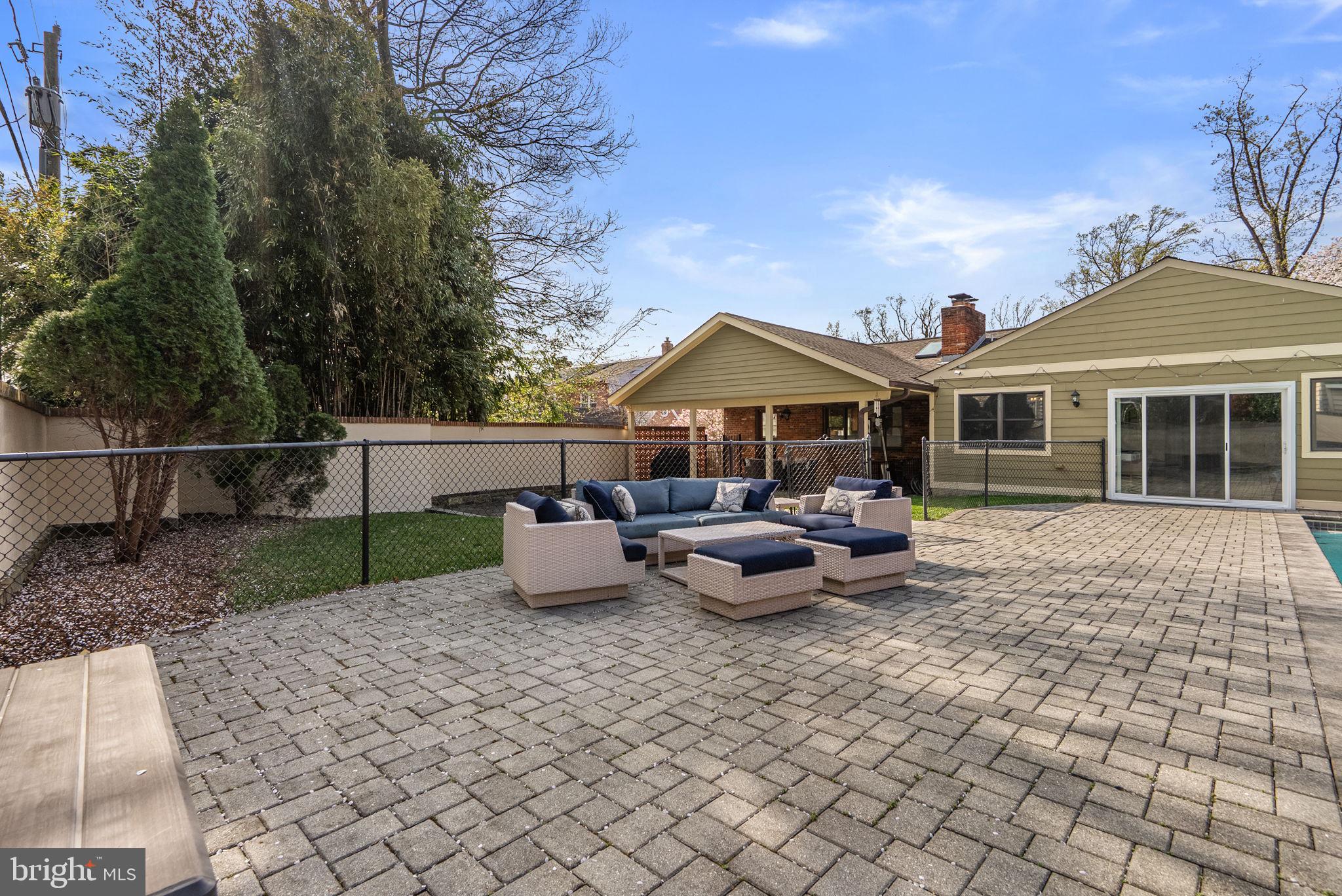 HILLWOOD - Residential