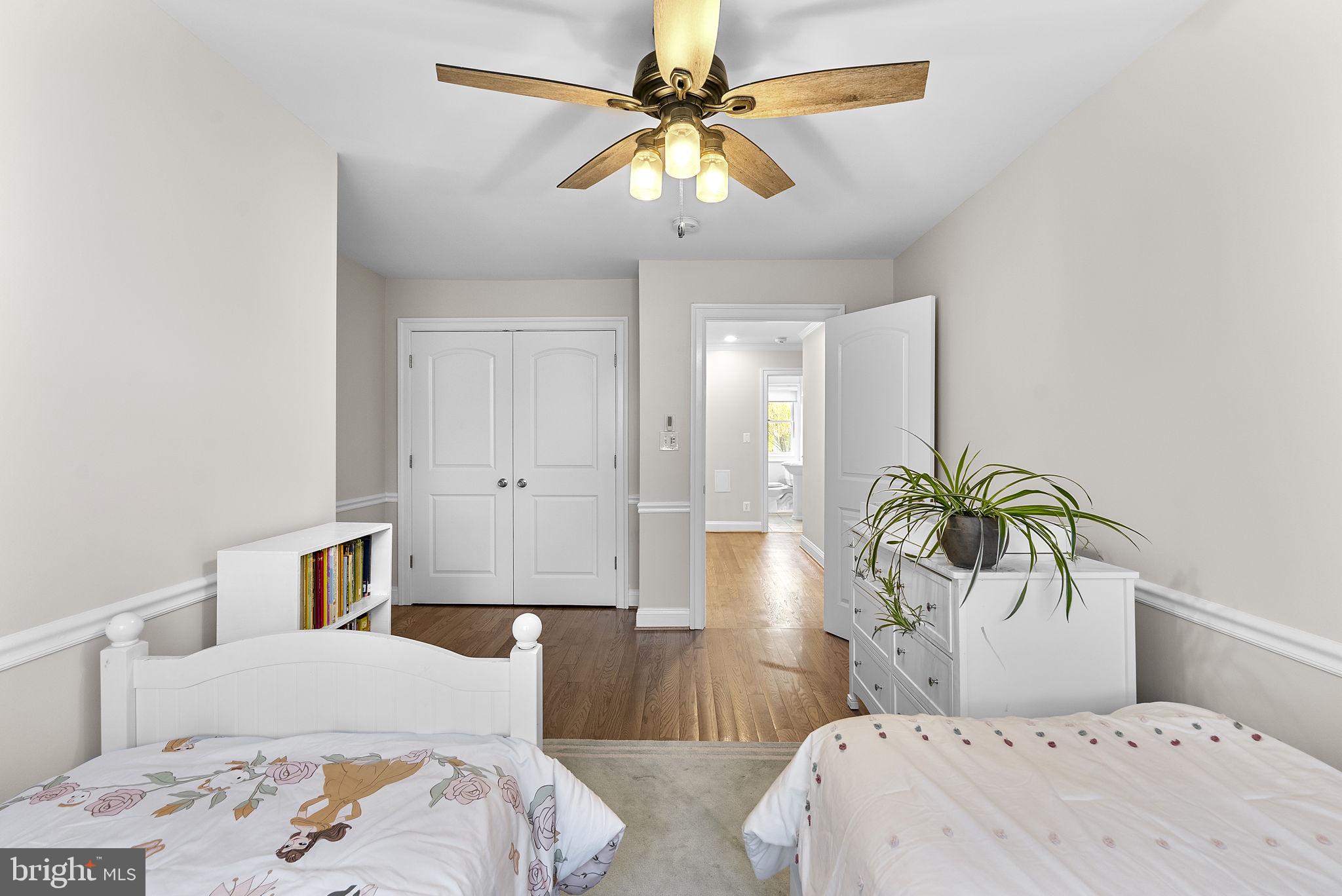 HILLWOOD - Residential